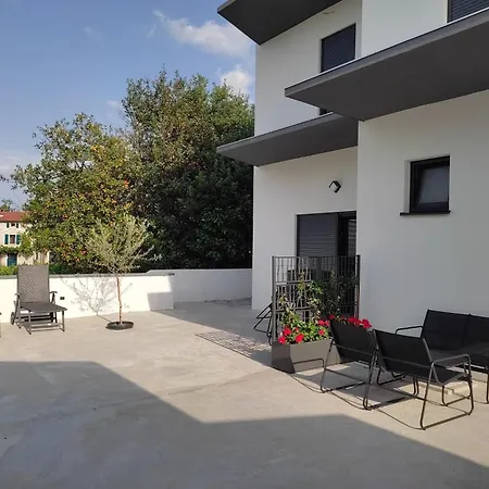 App Monika Apartment Brtonigla Exterior photo